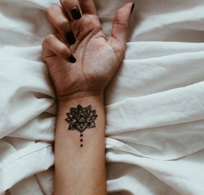 places to have a simple Tattoo for Women